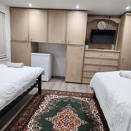 The London En-Suite Илфорд Экстерьер фото