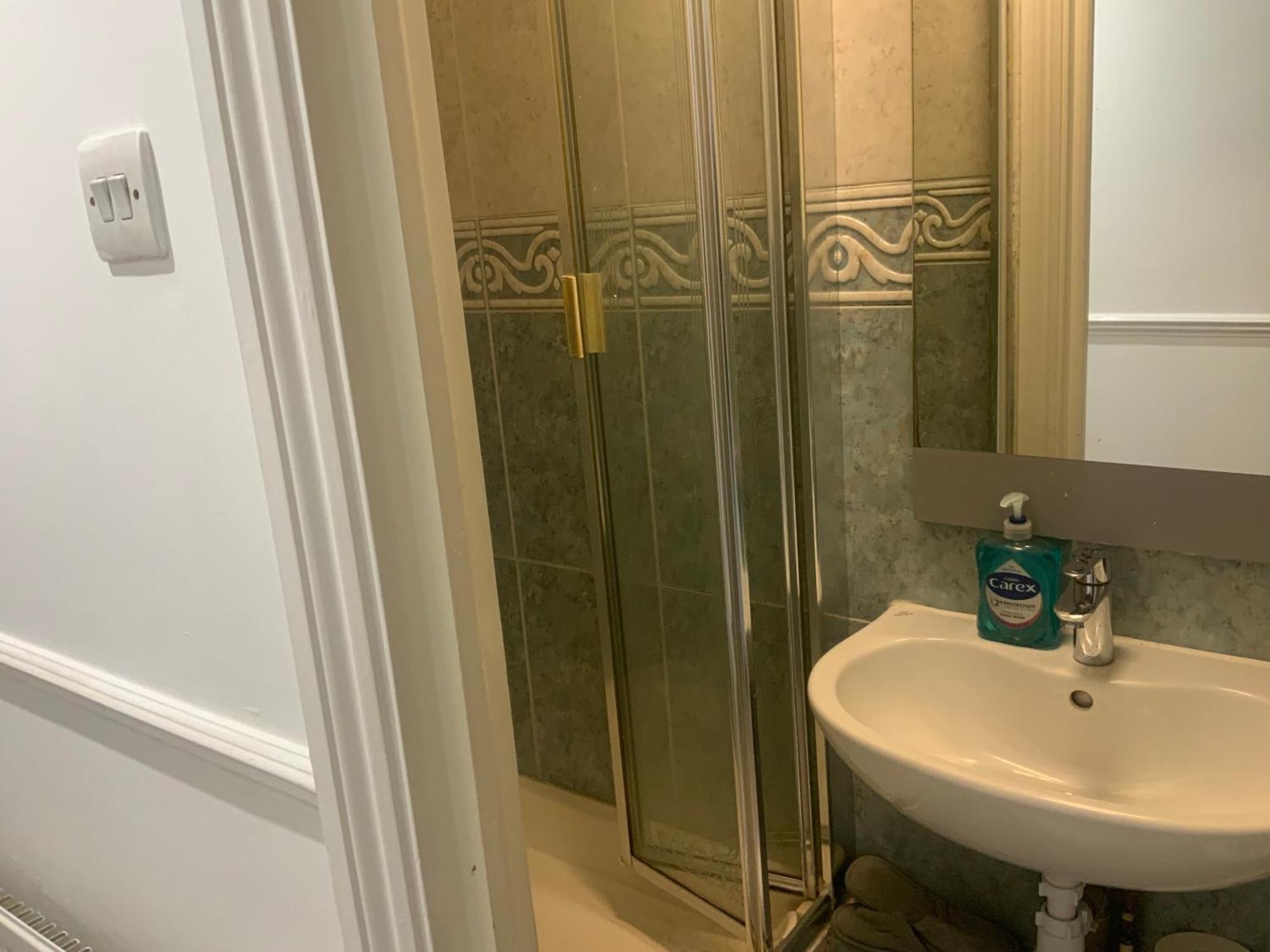 The London En-Suite Илфорд Экстерьер фото
