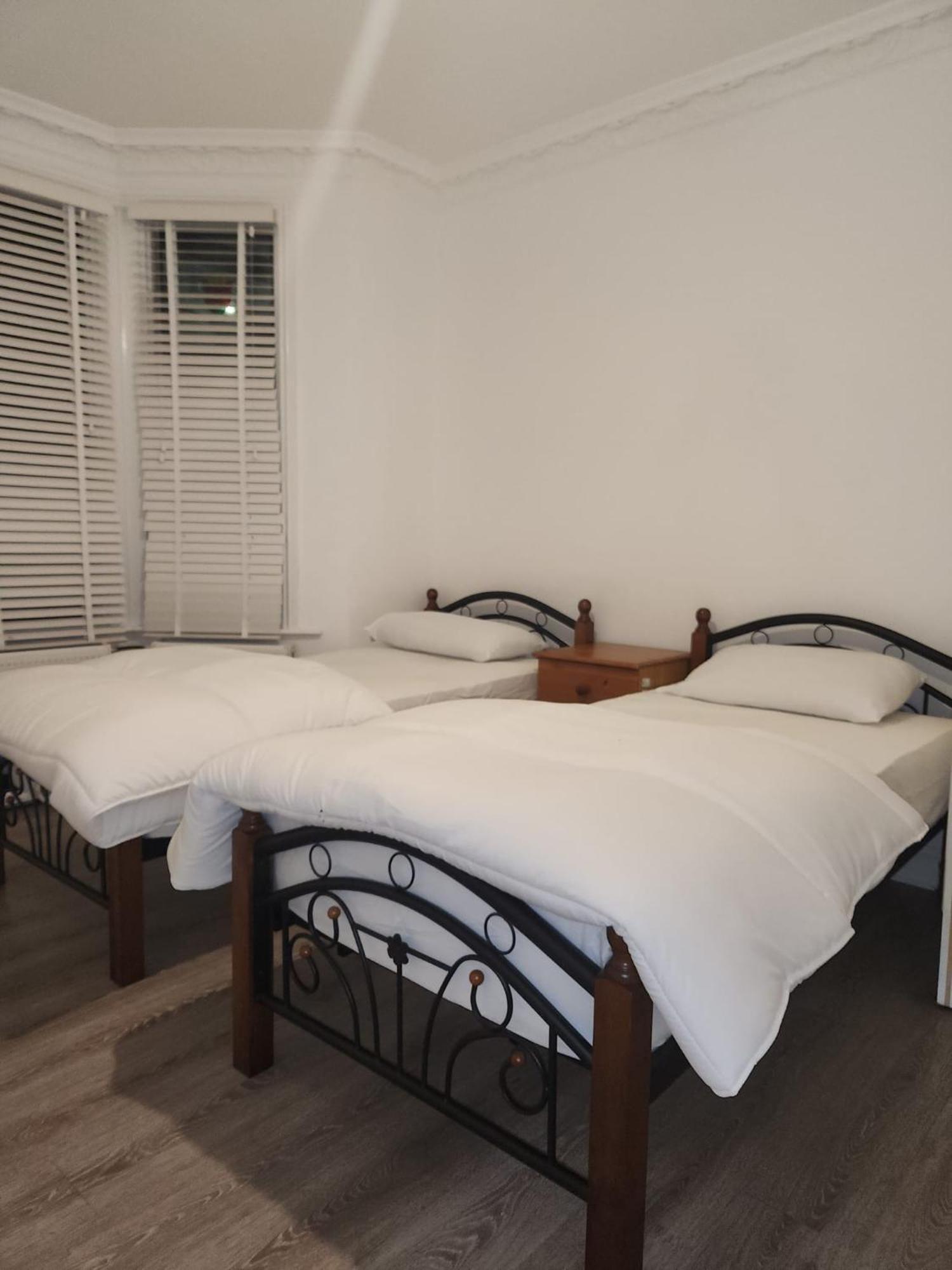 The London En-Suite Илфорд Экстерьер фото