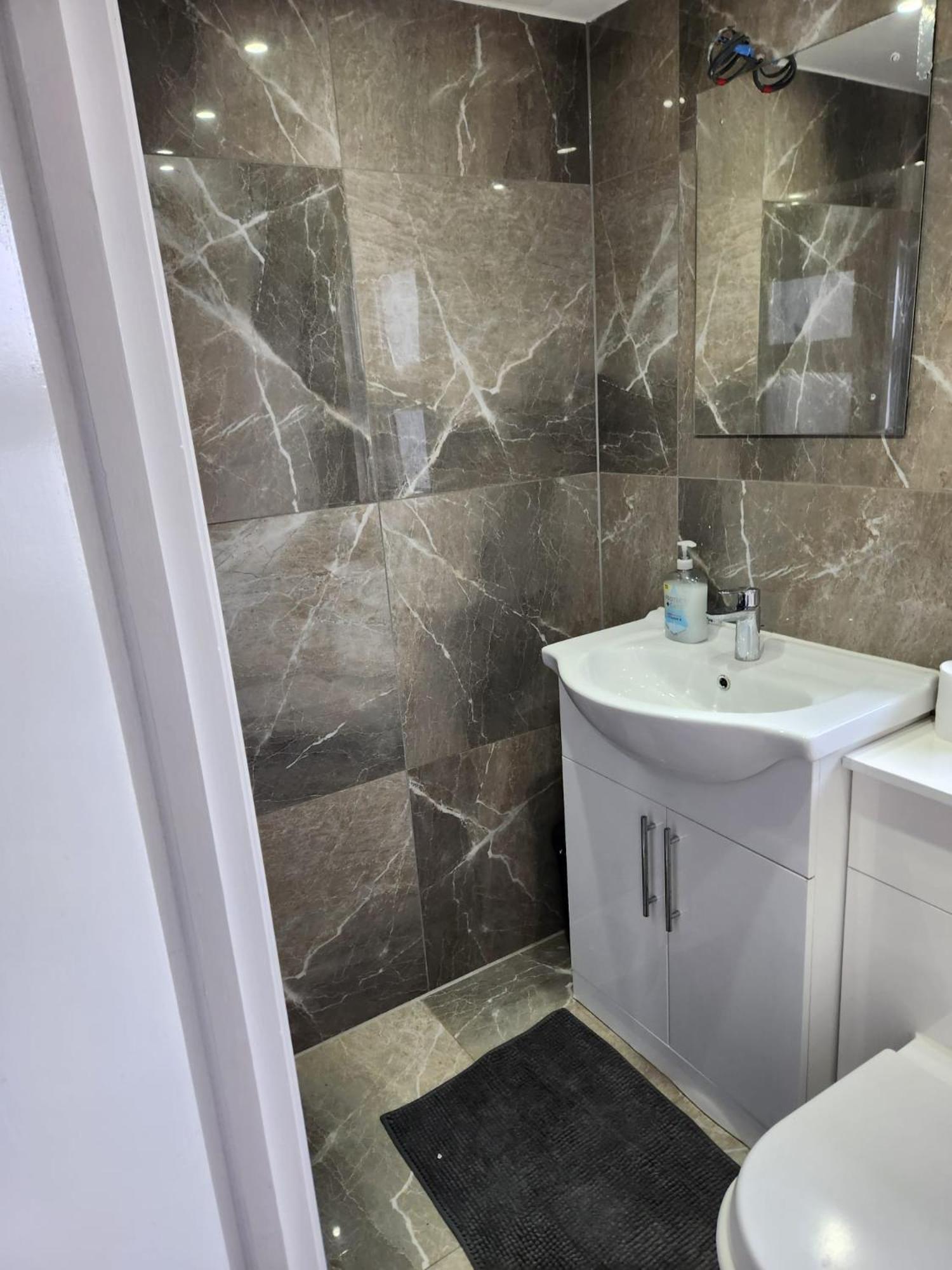 The London En-Suite Илфорд Экстерьер фото