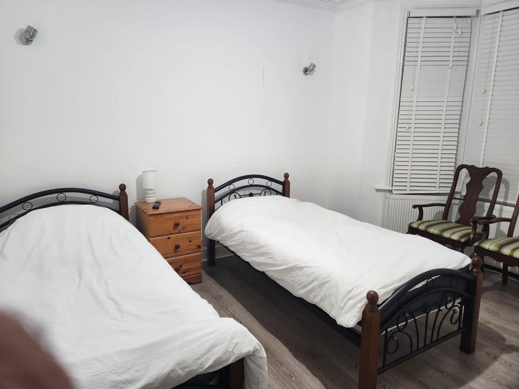 The London En-Suite Илфорд Экстерьер фото