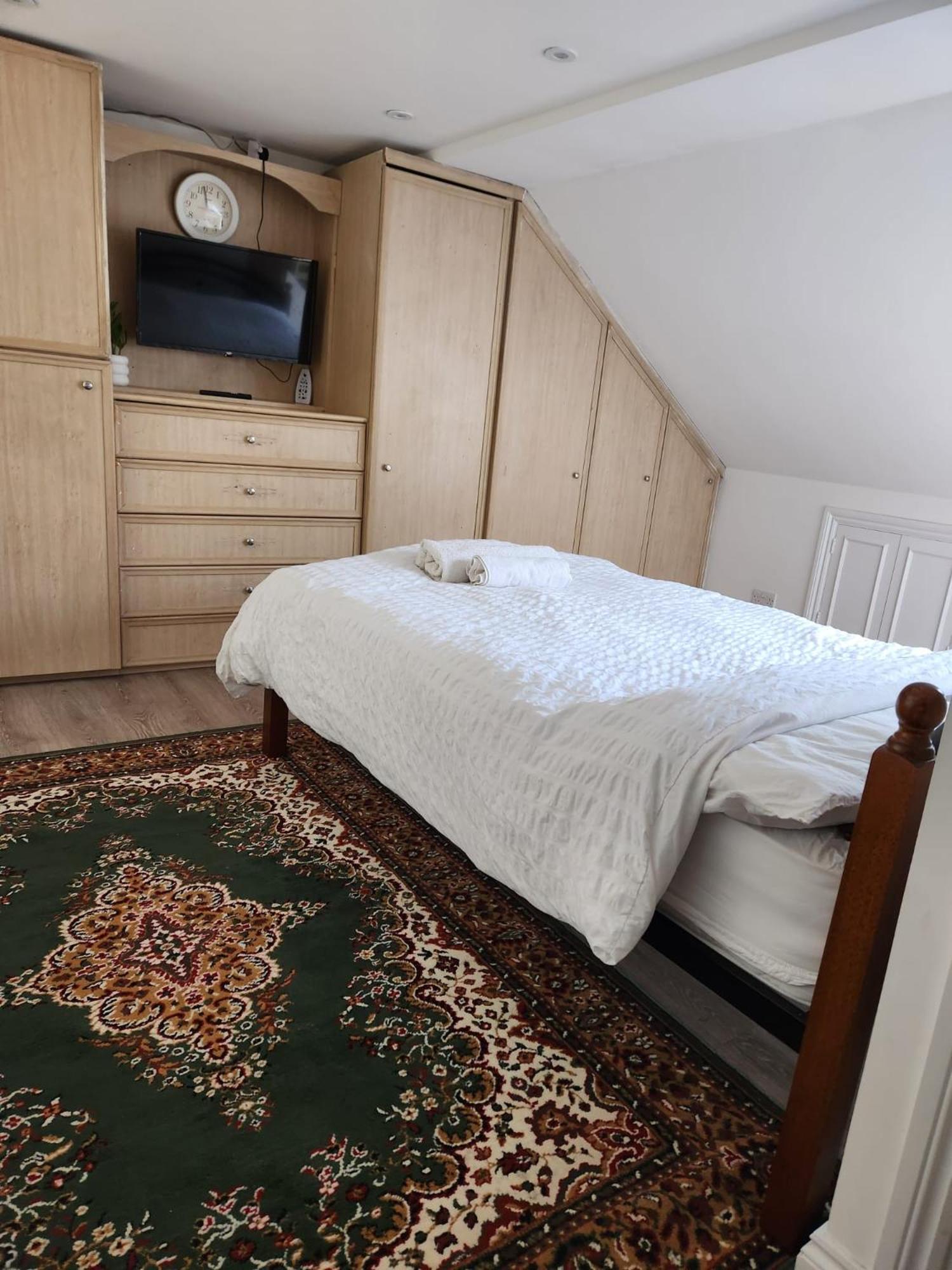 The London En-Suite Илфорд Экстерьер фото