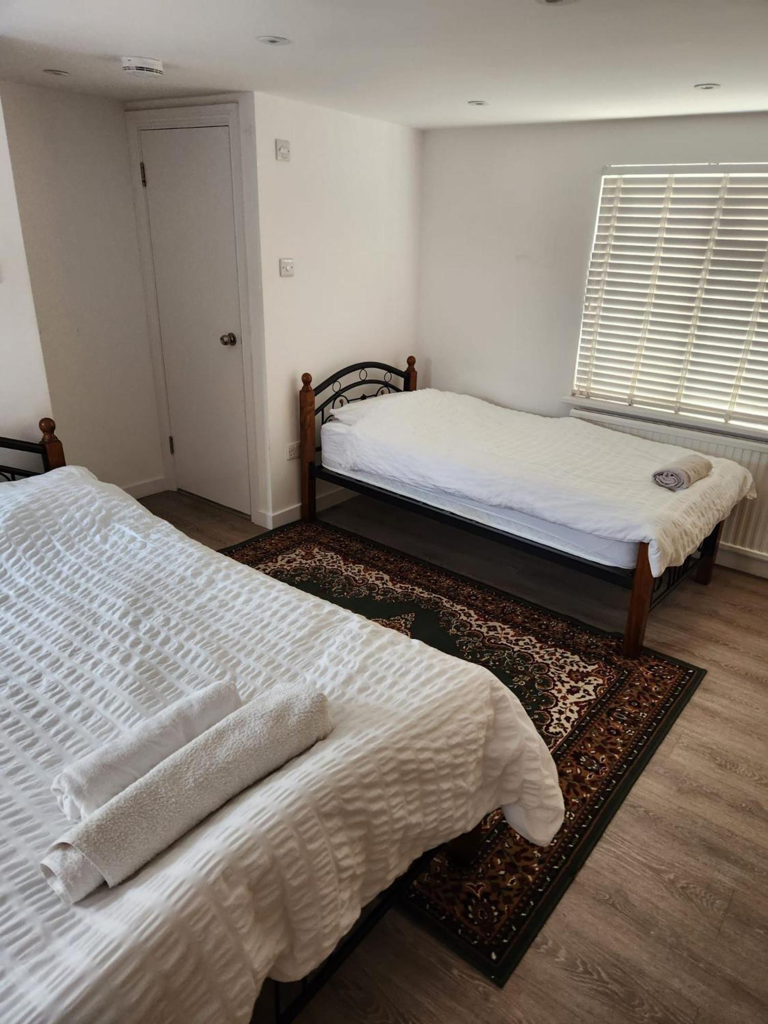 The London En-Suite Илфорд Экстерьер фото