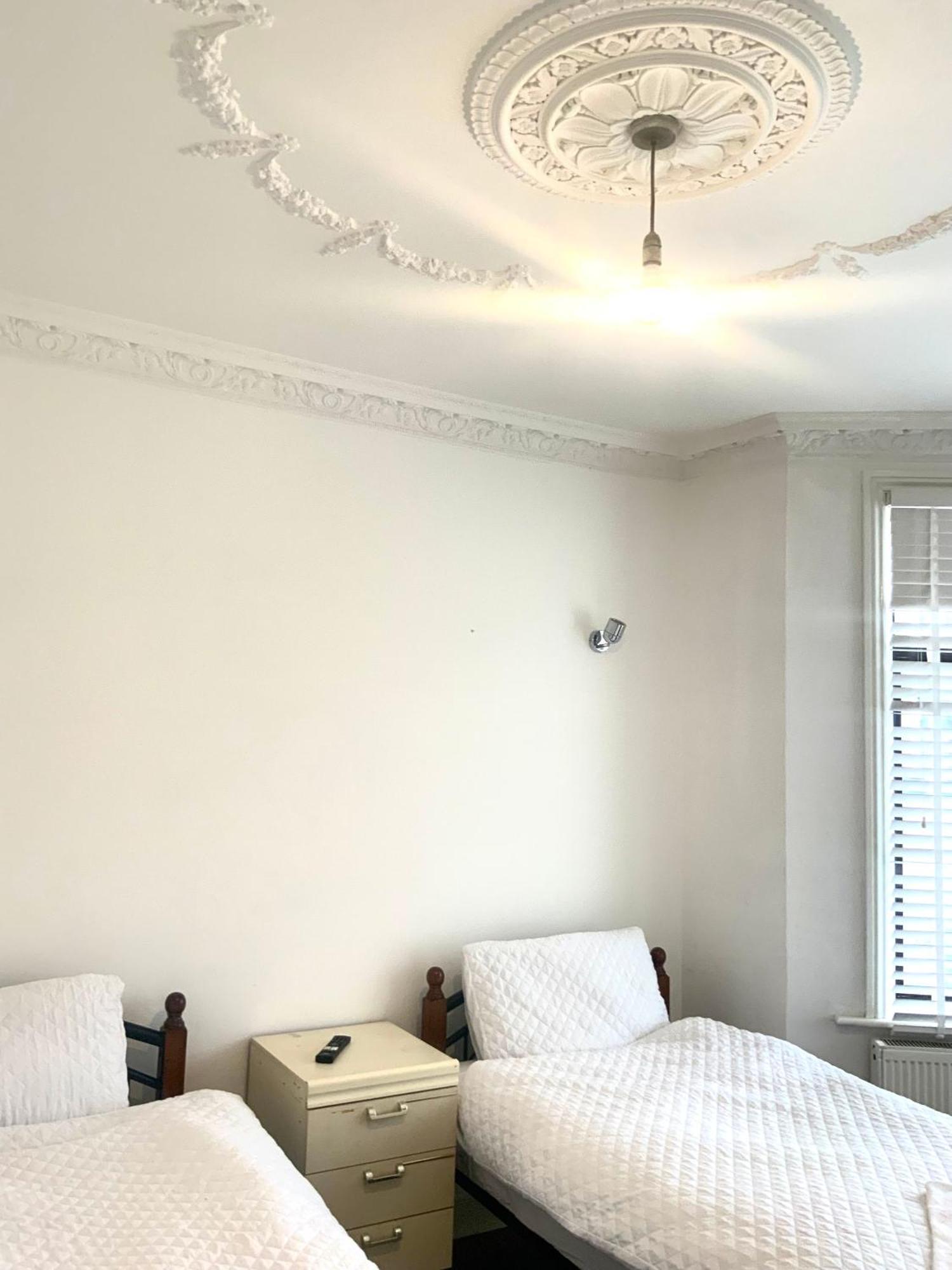 The London En-Suite Илфорд Экстерьер фото